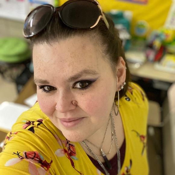 Meet your Posher, Rae - Picture 4 of 16